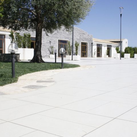 Impianto irrigazione a scomparsa per sala ricevimenti a Rosolini (Siracusa) Sicilia